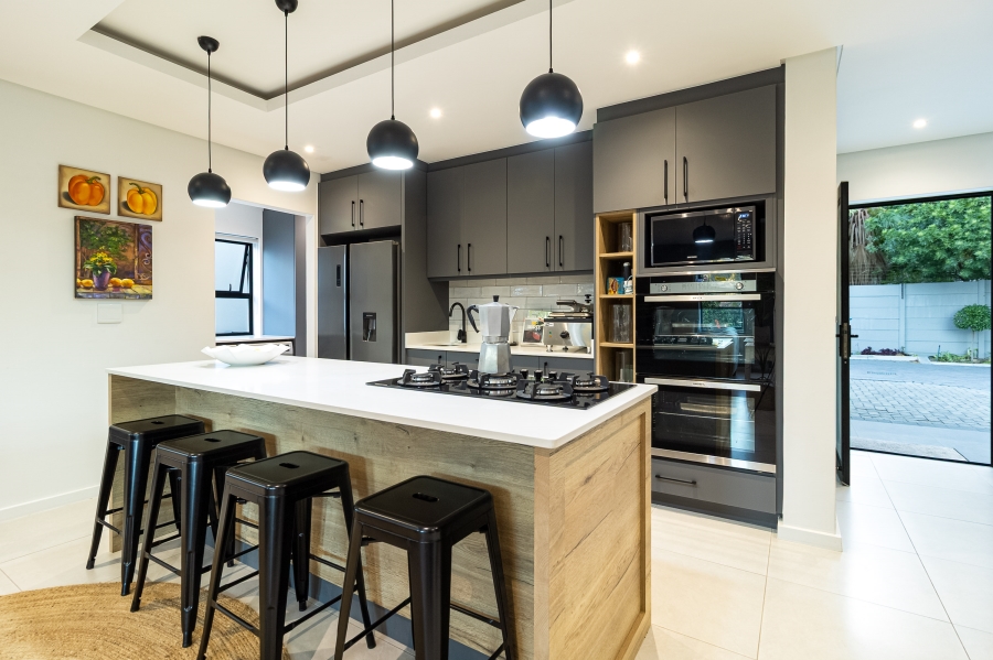 4 Bedroom Property for Sale in Tara Western Cape